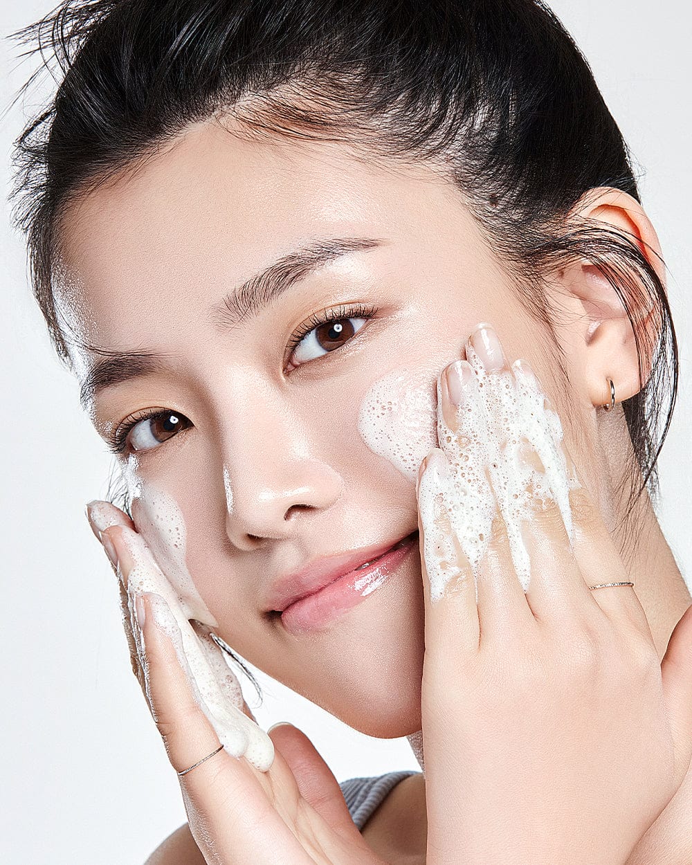 8 Hyaluronic Acid Hydrating Gentle Foaming Cleanser